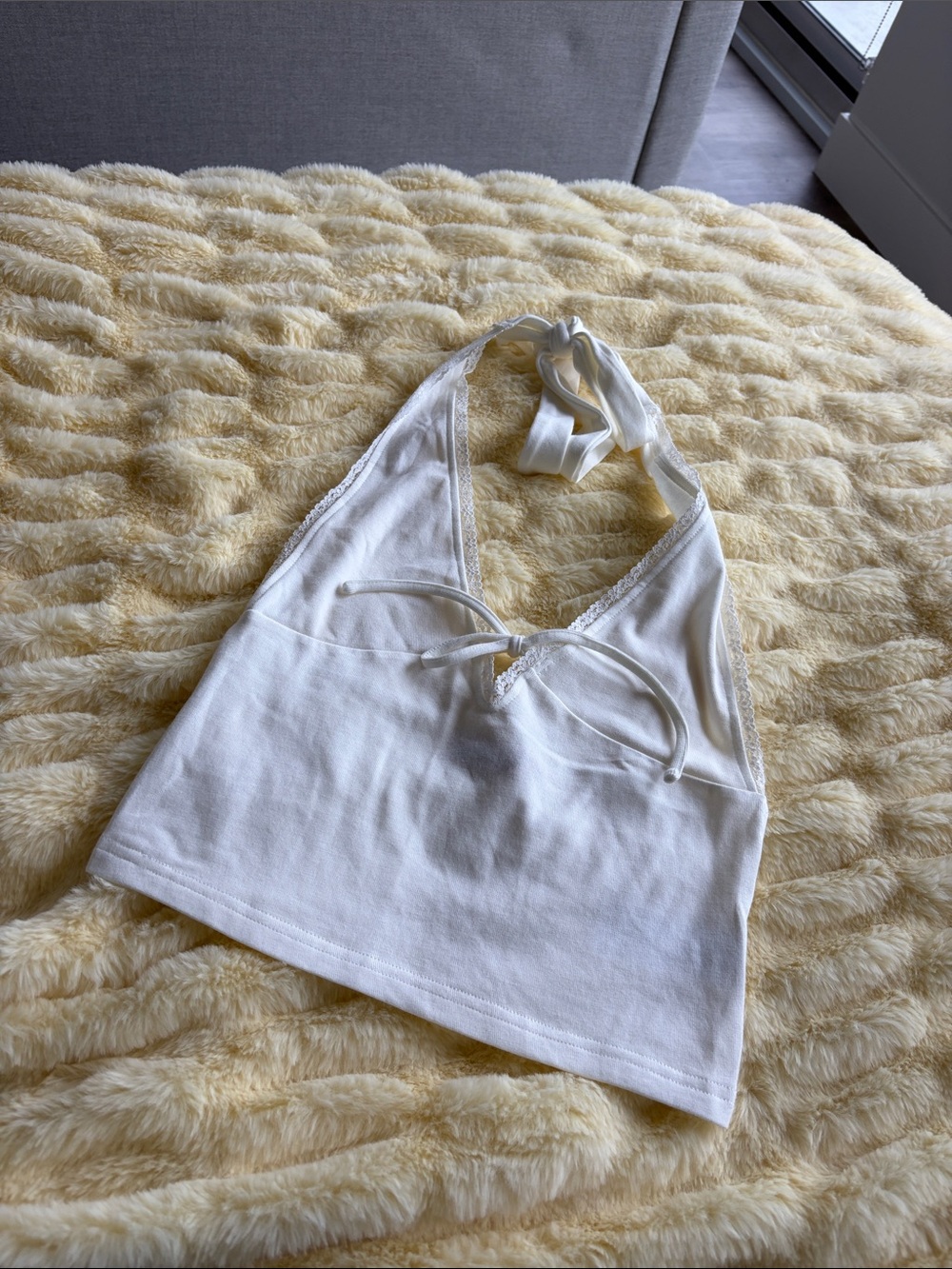 White edikted halter tank top